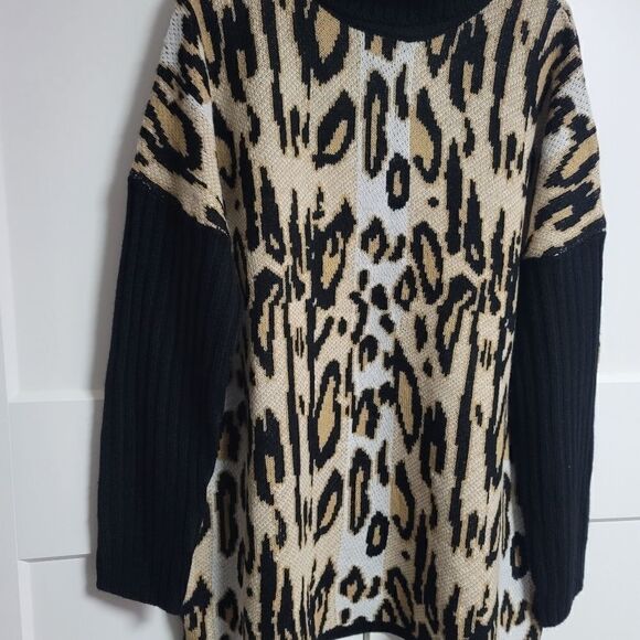 Alison andrews turtleneck animal print sweater - Picture 3 of 8